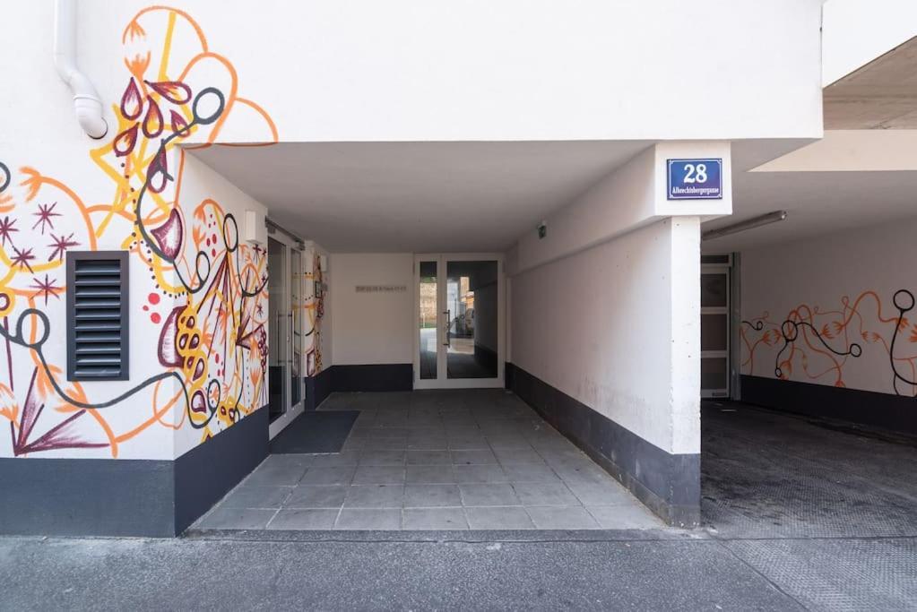 דירות וינה Neu Und Hell In Zentraler Ruhelage Mit Parkplatz מראה חיצוני תמונה