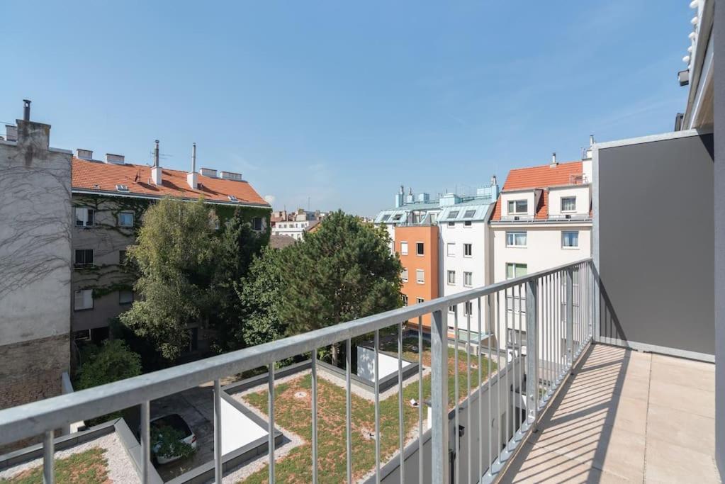דירות וינה Neu Und Hell In Zentraler Ruhelage Mit Parkplatz מראה חיצוני תמונה