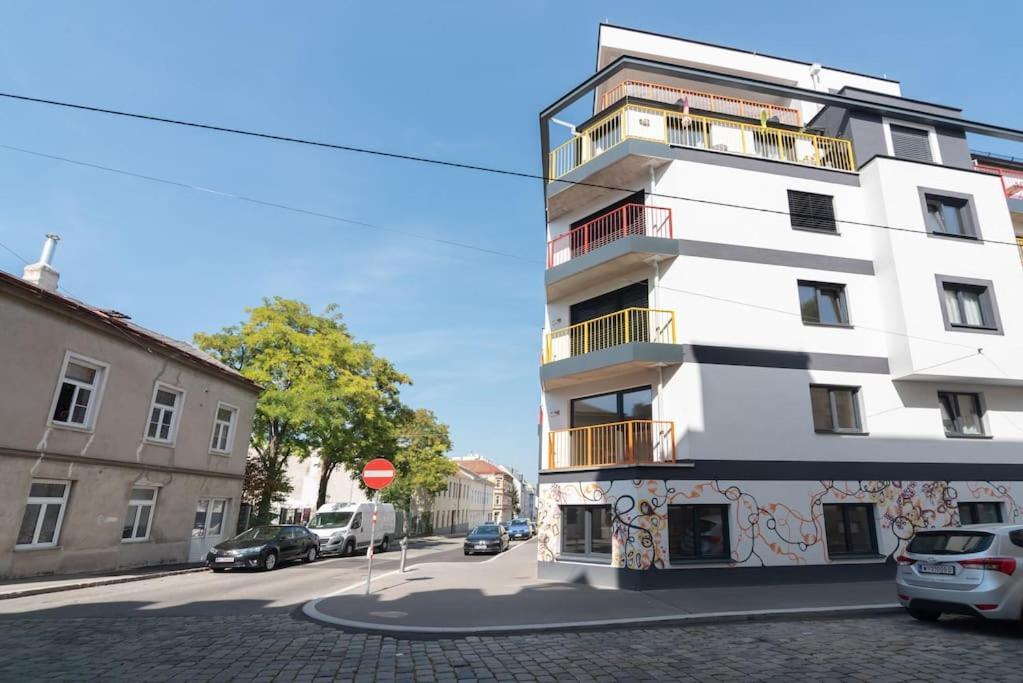 דירות וינה Neu Und Hell In Zentraler Ruhelage Mit Parkplatz מראה חיצוני תמונה